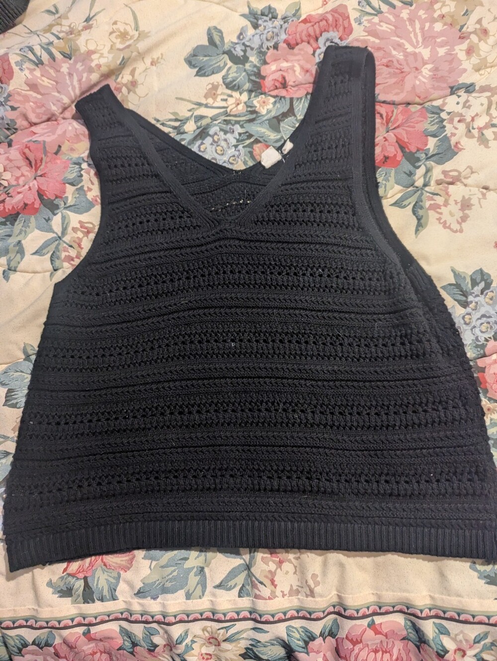 Gap Cotton Knit/Crochet V-Neck Tank Size Large